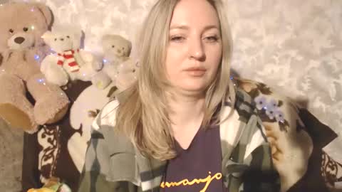 Snapshot of lovesrebecca chatting on December 2025 05:12:02 AM LovesRebecca online show from December 2025 05:12:02 AM