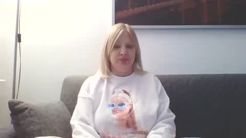 Snapshot of lovestar544963 chatting on December 2024 04:38:02 PM Marlyn online show from December 2024 04:38:02 PM