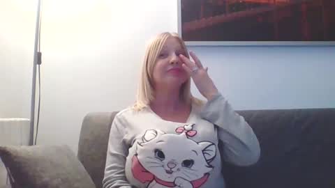 Snapshot of lovestar544963 chatting on January 2025 11:45:02 PM Marlyn online show from January 2025 11:45:02 PM