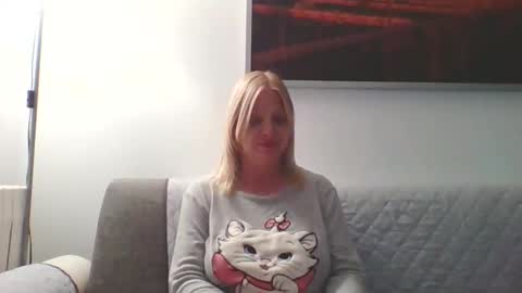 Snapshot of lovestar544963 chatting on April 2026 10:22:01 PM Marlyn online show from April 2026 10:22:01 PM