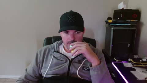 Snapshot of lovetofps chatting on January 2025 10:02:01 PM Love2Game online show from January 2025 10:02:01 PM