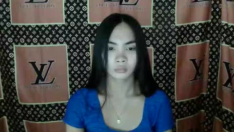 loving_rhean online show from December 2025 02:43:02 PM