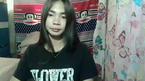 loving_rhean online show from May 2026 03:02:01 AM