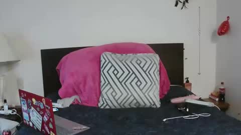 Lovingyou8607 online show from April 2026 02:44:02 PM