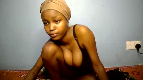 lovly_lastborn online show from March 2026 07:36:01 AM