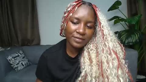 loyalcutie online show from February 2026 04:32:01 AM