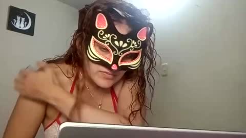 Snapshot of luana363 chatting on January 2025 12:05:02 AM luana363 online show from January 2025 12:05:02 AM