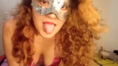 Snapshot of luanapowerful chatting on September 2025 09:09:01 AM luanapowerful online show from September 2025 09:09:01 AM