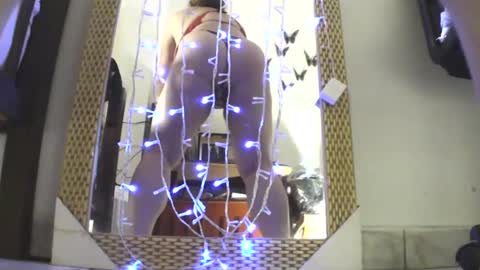 Snapshot of luanna837 chatting on December 2024 12:27:01 PM luanna837 online show from December 2024 12:27:01 PM