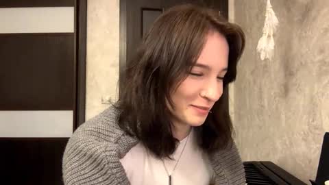 luannmaixner online show from December 2025 05:43:02 PM