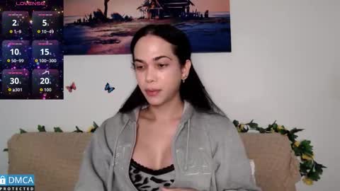Snapshot of luara_ chatting on March 2026 01:05:01 PM luara_ online show from March 2026 01:05:01 PM