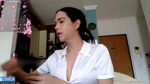 Snapshot of luara_ chatting on May 2026 02:13:01 PM luara_ online show from May 2026 02:13:01 PM