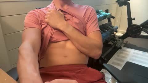 luca1010101010 online show from November 2025 06:20:01 PM