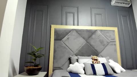 luca_morettii online show from November 2025 12:20:01 PM