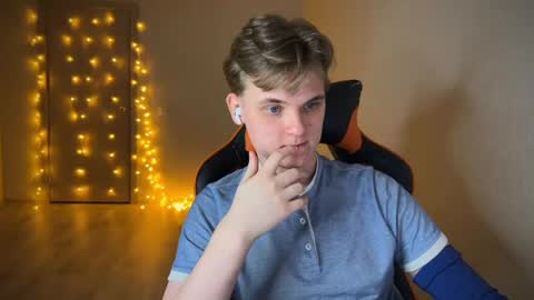 Snapshot of lucas_dany chatting on January 2025 03:57:02 AM Lucas Gill online show from January 2025 03:57:02 AM