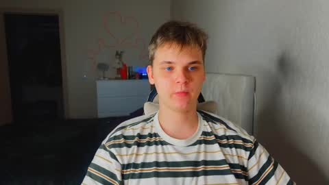 Snapshot of lucas_dany chatting on December 2025 04:59:02 PM Lucas Gill online show from December 2025 04:59:02 PM
