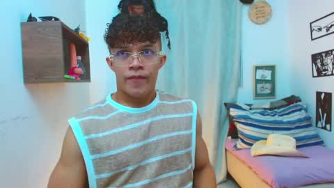 Lucas Luxx online show from September 2025 01:22:01 PM