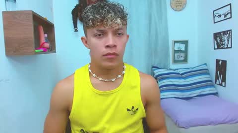 Lucas Luxx online show from October 2025 02:40:02 PM