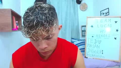 Lucas Luxx online show from October 2025 02:52:02 PM