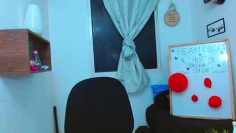 Lucas Luxx online show from December 2025 12:43:01 PM