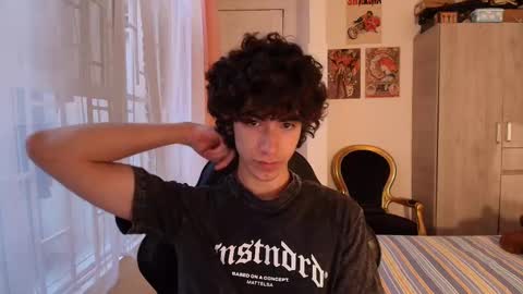 Snapshot of lucas_xo chatting on November 2025 10:12:01 PM lucas_xo online show from November 2025 10:12:01 PM