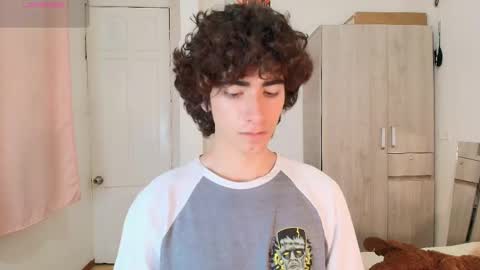 Snapshot of lucas_xo chatting on November 2025 05:51:01 AM lucas_xo online show from November 2025 05:51:01 AM