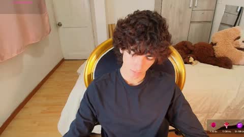 Snapshot of lucas_xo chatting on November 2025 01:48:02 AM lucas_xo online show from November 2025 01:48:02 AM