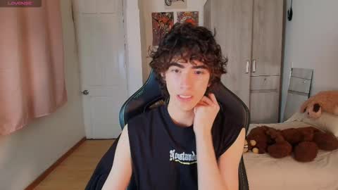 Snapshot of lucas_xo chatting on December 2025 02:38:01 AM lucas_xo online show from December 2025 02:38:01 AM