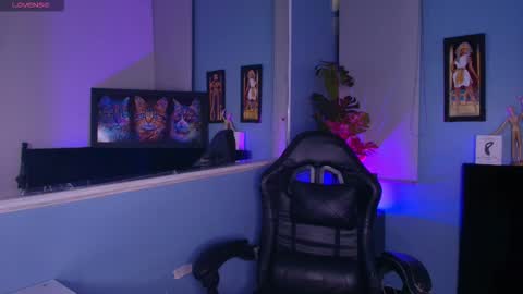 lucascarterr online show from November 2025 04:00:01 AM