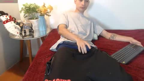 LucassSmith11 online show from February 2026 06:48:01 PM