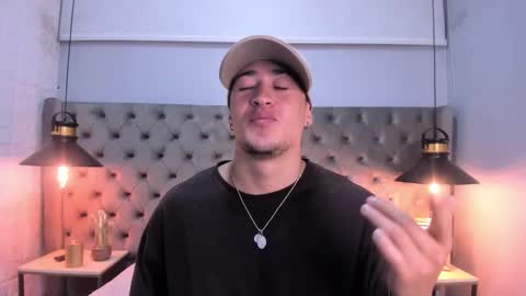 Snapshot of luccagrey chatting on November 2025 02:28:01 PM luccagrey online show from November 2025 02:28:01 PM