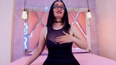 Snapshot of luci_lane_ chatting on April 2026 03:23:02 AM Luci online show from April 2026 03:23:02 AM