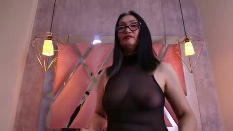 Snapshot of luci_lane_ chatting on April 2026 03:28:01 AM Luci online show from April 2026 03:28:01 AM