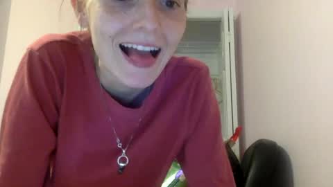 Luci Layne online show from July 2026 06:47:01 PM