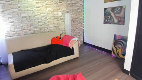 Snapshot of lucia_amores chatting on March 2025 09:16:01 AM Luci online show from March 2025 09:16:01 AM