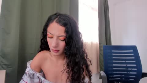 Lucia online show from July 2026 06:44:01 PM