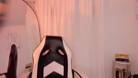 Lucia online show from January 2025 08:44:01 PM