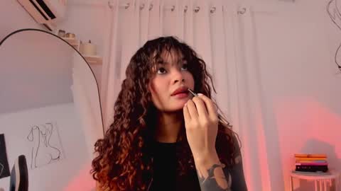 Lucia online show from January 2025 07:18:02 PM