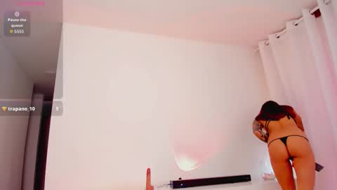 Lucia online show from October 2025 06:53:01 PM