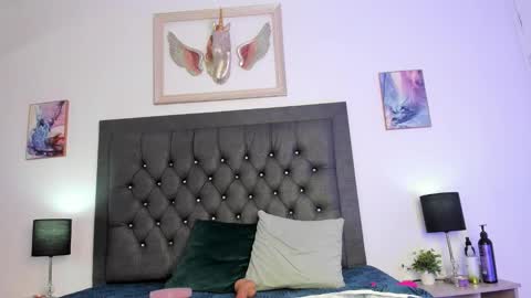 Lucia online show from November 2025 04:11:01 AM