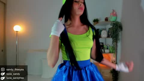 Snapshot of lucia_sandy chatting on October 2025 10:55:02 PM Lu   Intagramsandy fireeyes online show from October 2025 10:55:02 PM