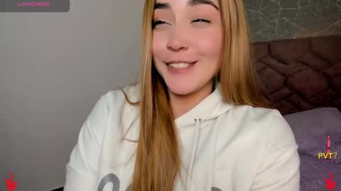 Snapshot of lucia_star_ chatting on December 2024 01:00:02 AM lucia star  online show from December 2024 01:00:02 AM