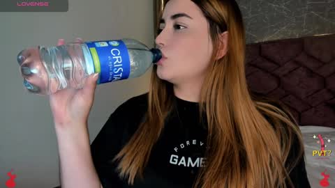 Snapshot of lucia_star_ chatting on December 2024 09:01:01 PM lucia star  online show from December 2024 09:01:01 PM