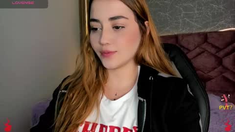 Snapshot of lucia_star_ chatting on January 2025 01:19:01 PM lucia star  online show from January 2025 01:19:01 PM