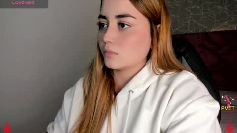 Snapshot of lucia_star_ chatting on January 2025 10:52:01 PM lucia star  online show from January 2025 10:52:01 PM