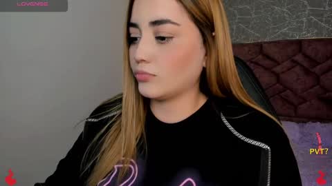 Snapshot of lucia_star_ chatting on January 2025 09:09:01 PM lucia star  online show from January 2025 09:09:01 PM