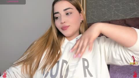 Snapshot of lucia_star_ chatting on January 2025 08:04:01 PM lucia star  online show from January 2025 08:04:01 PM