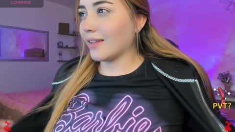 Snapshot of lucia_star_ chatting on February 2025 02:58:01 AM lucia star  online show from February 2025 02:58:01 AM