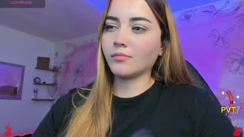 Snapshot of lucia_star_ chatting on February 2025 06:01:02 AM lucia star  online show from February 2025 06:01:02 AM