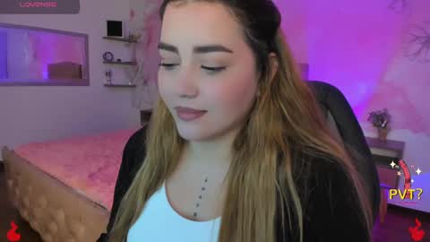 Snapshot of lucia_star_ chatting on February 2025 02:45:01 AM lucia star  online show from February 2025 02:45:01 AM